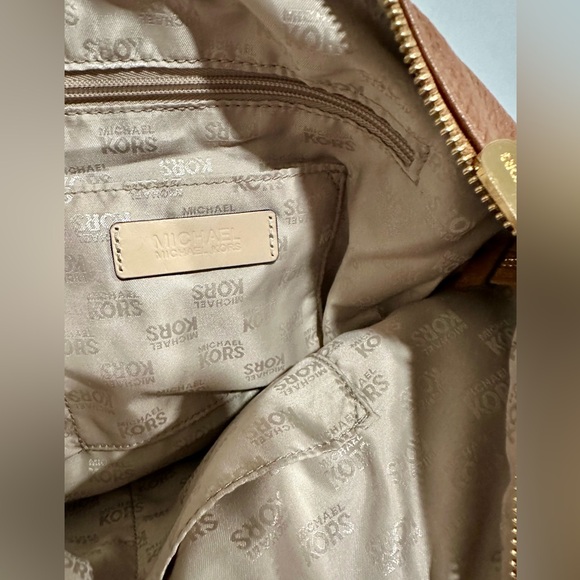 MICHAEL Michael Kors Jet Set East West Tan Pebble Leather Shoulder Tote Bag - Picture 6 of 9